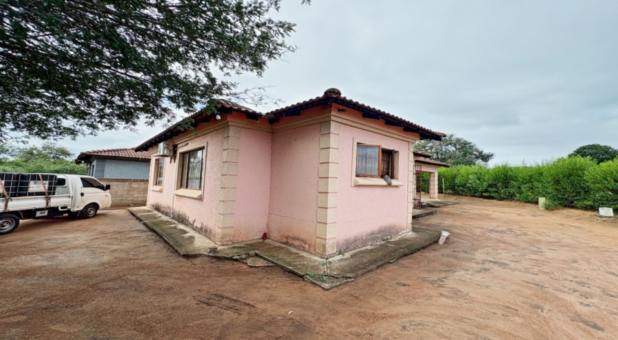 3 Bedroom Property for Sale in Hectorspruit Mpumalanga