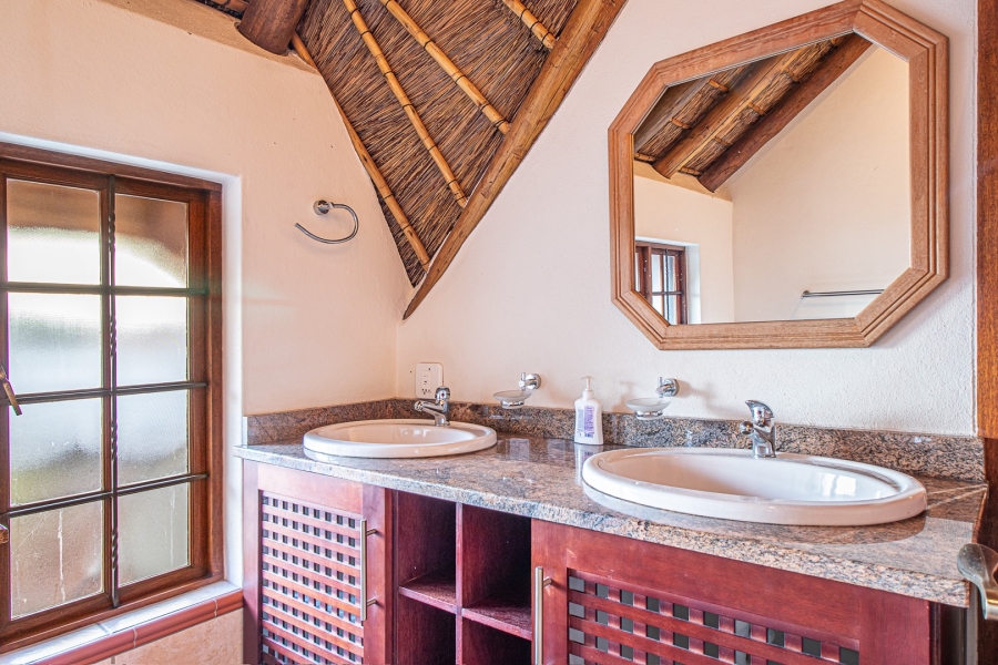 5 Bedroom Property for Sale in Malelane Mpumalanga