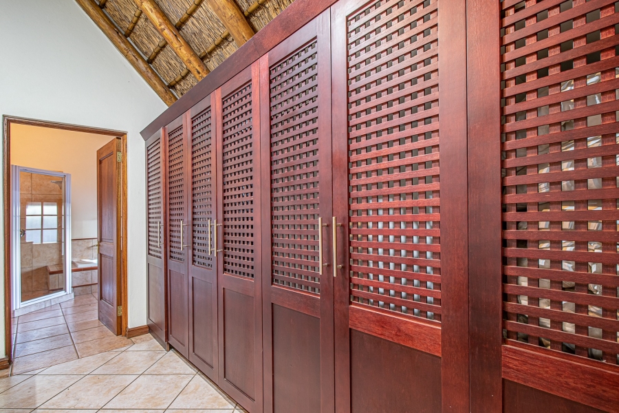 5 Bedroom Property for Sale in Malelane Mpumalanga
