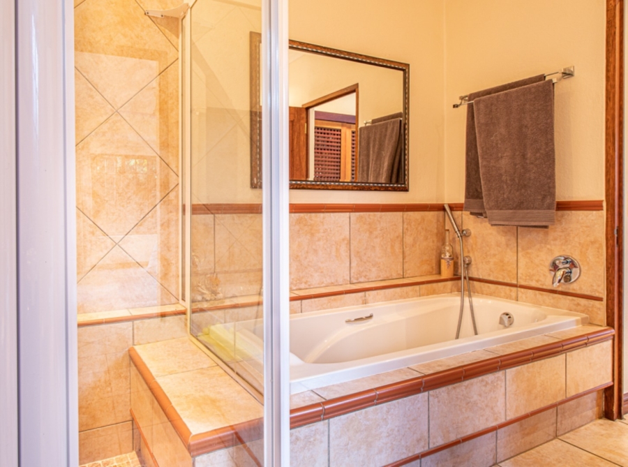 5 Bedroom Property for Sale in Malelane Mpumalanga