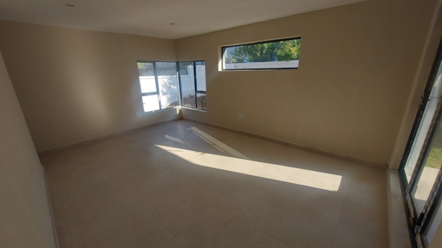 5 Bedroom Property for Sale in Elawini Lifestyle Estate Mpumalanga