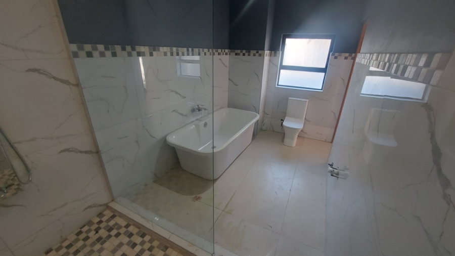 5 Bedroom Property for Sale in Elawini Lifestyle Estate Mpumalanga