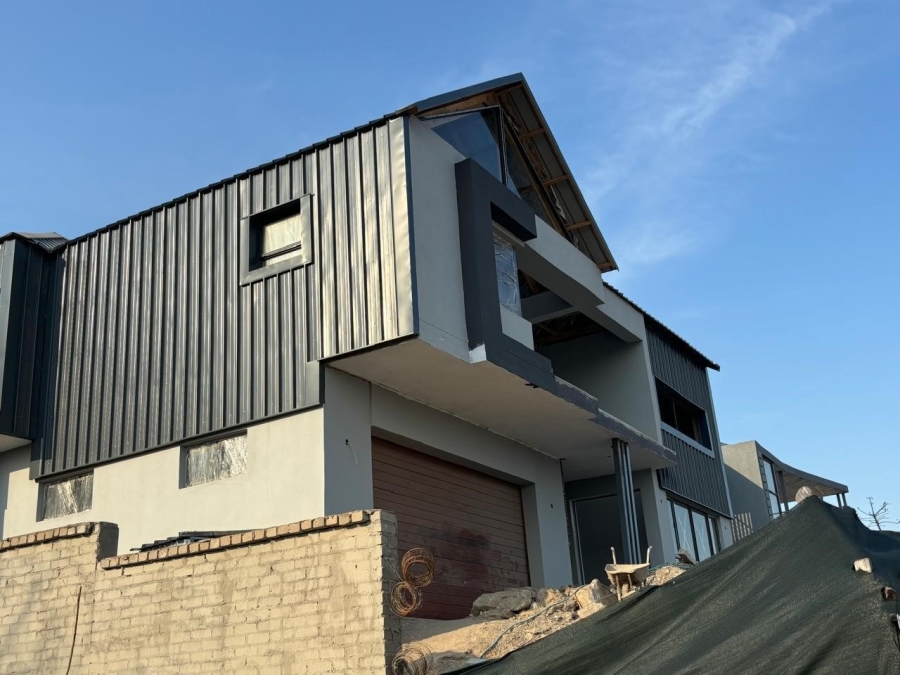 5 Bedroom Property for Sale in Elawini Lifestyle Estate Mpumalanga