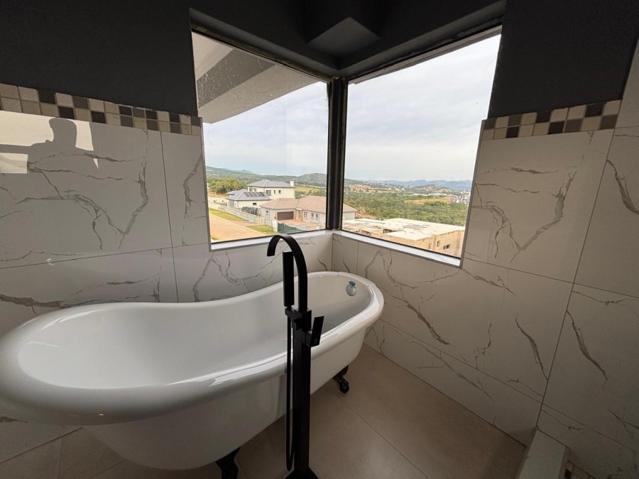 5 Bedroom Property for Sale in Elawini Lifestyle Estate Mpumalanga