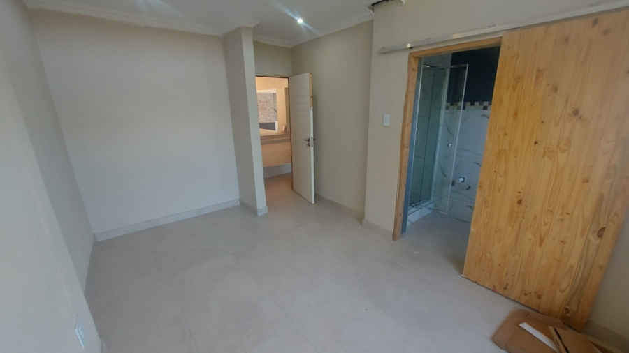 5 Bedroom Property for Sale in Elawini Lifestyle Estate Mpumalanga