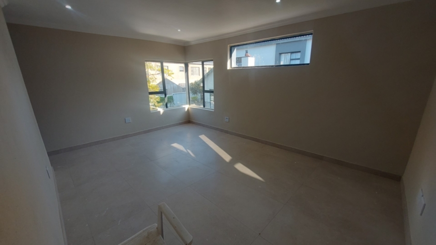 5 Bedroom Property for Sale in Elawini Lifestyle Estate Mpumalanga