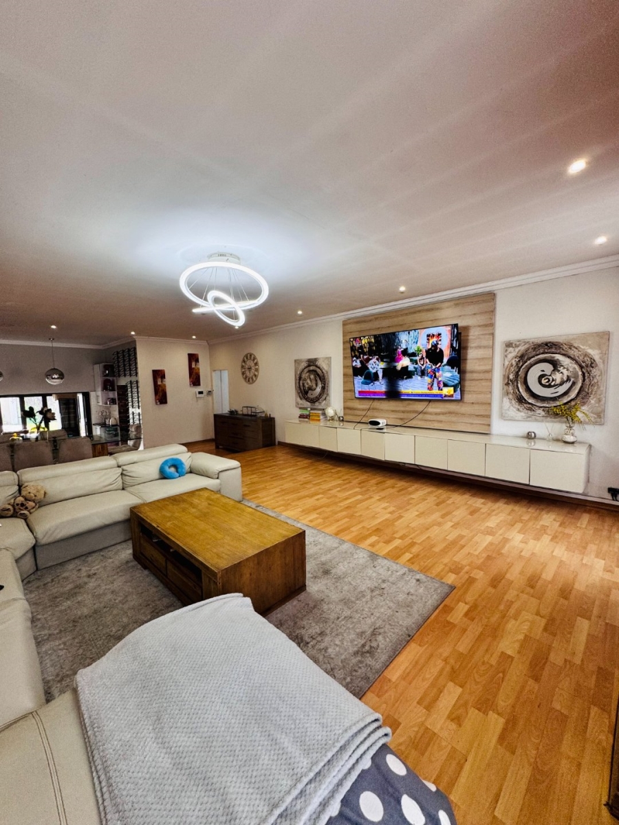 6 Bedroom Property for Sale in Ackerville Mpumalanga
