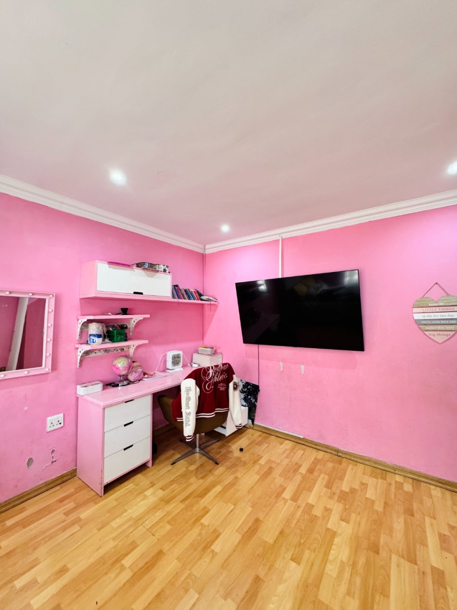 6 Bedroom Property for Sale in Ackerville Mpumalanga