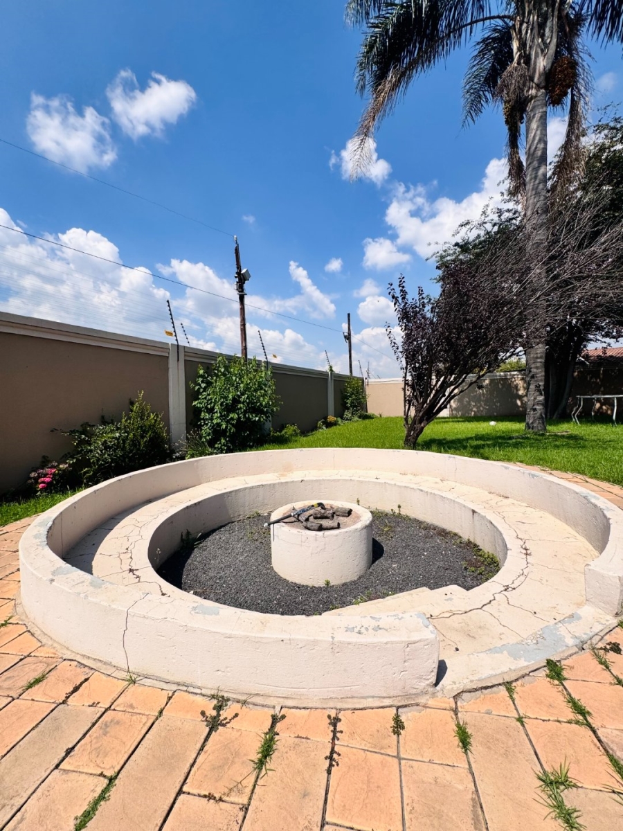 6 Bedroom Property for Sale in Ackerville Mpumalanga