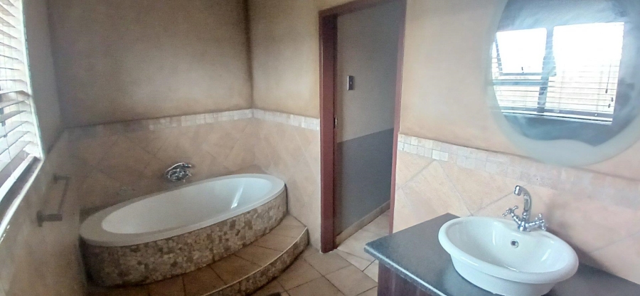 4 Bedroom Property for Sale in Naaupoort Mpumalanga