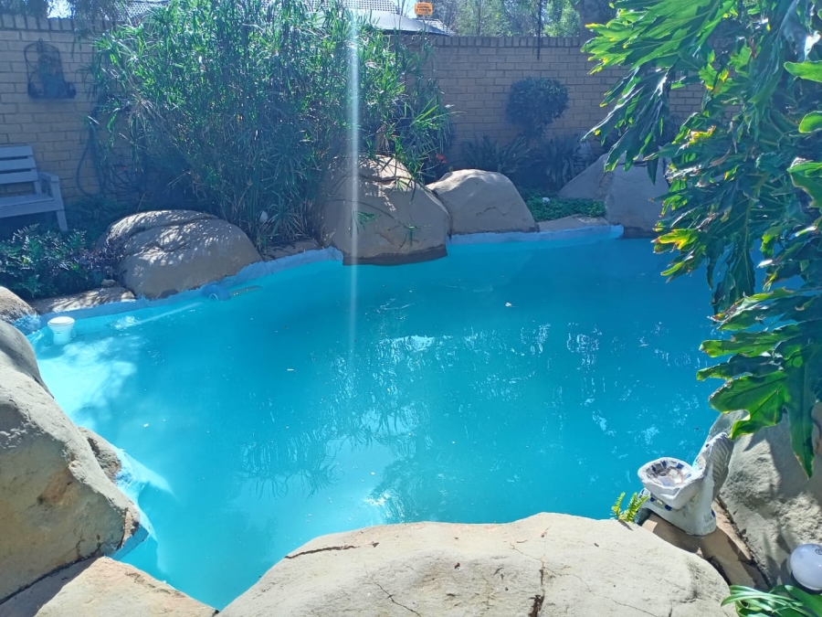 7 Bedroom Property for Sale in Secunda Mpumalanga