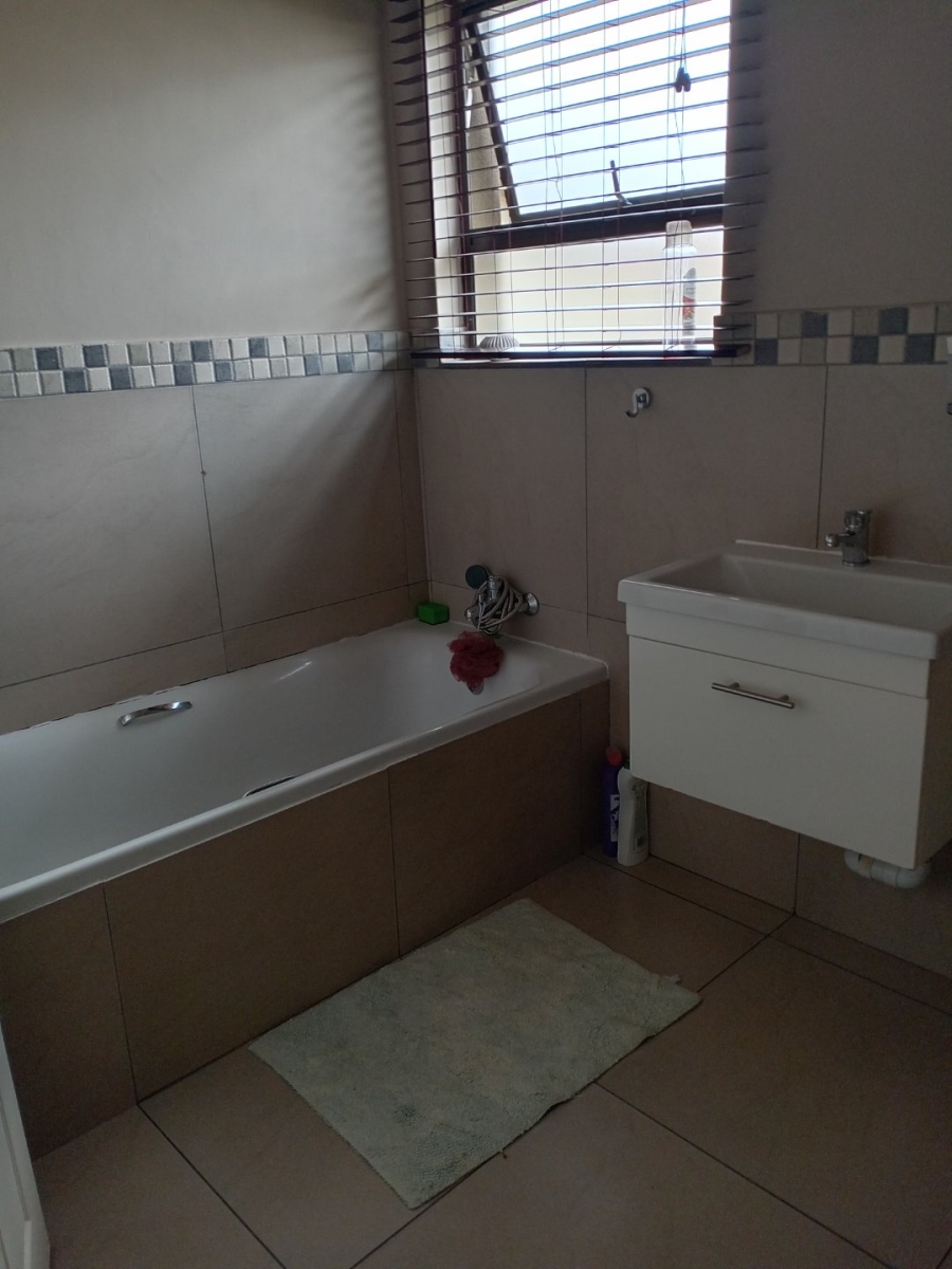 To Let 3 Bedroom Property for Rent in Noordrand Mpumalanga
