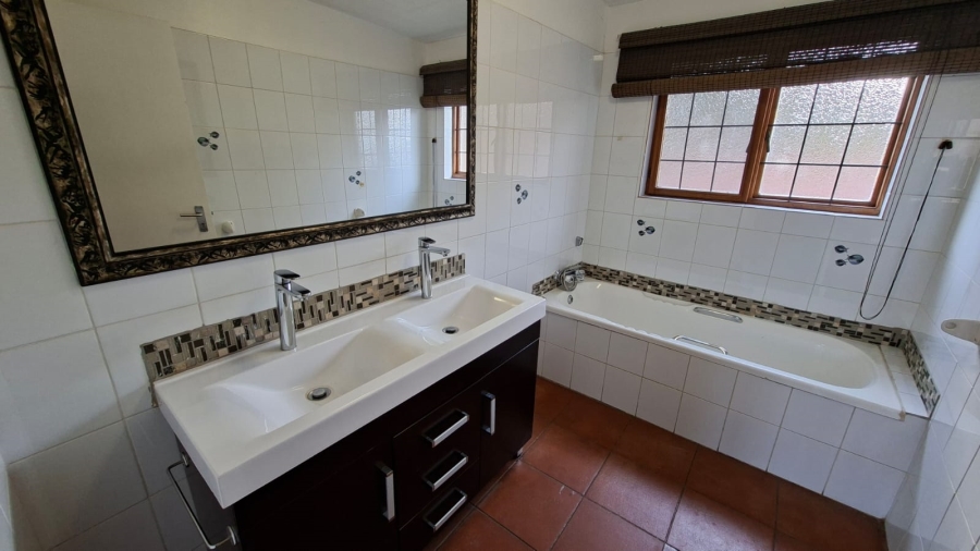 To Let 4 Bedroom Property for Rent in Sonheuwel Mpumalanga