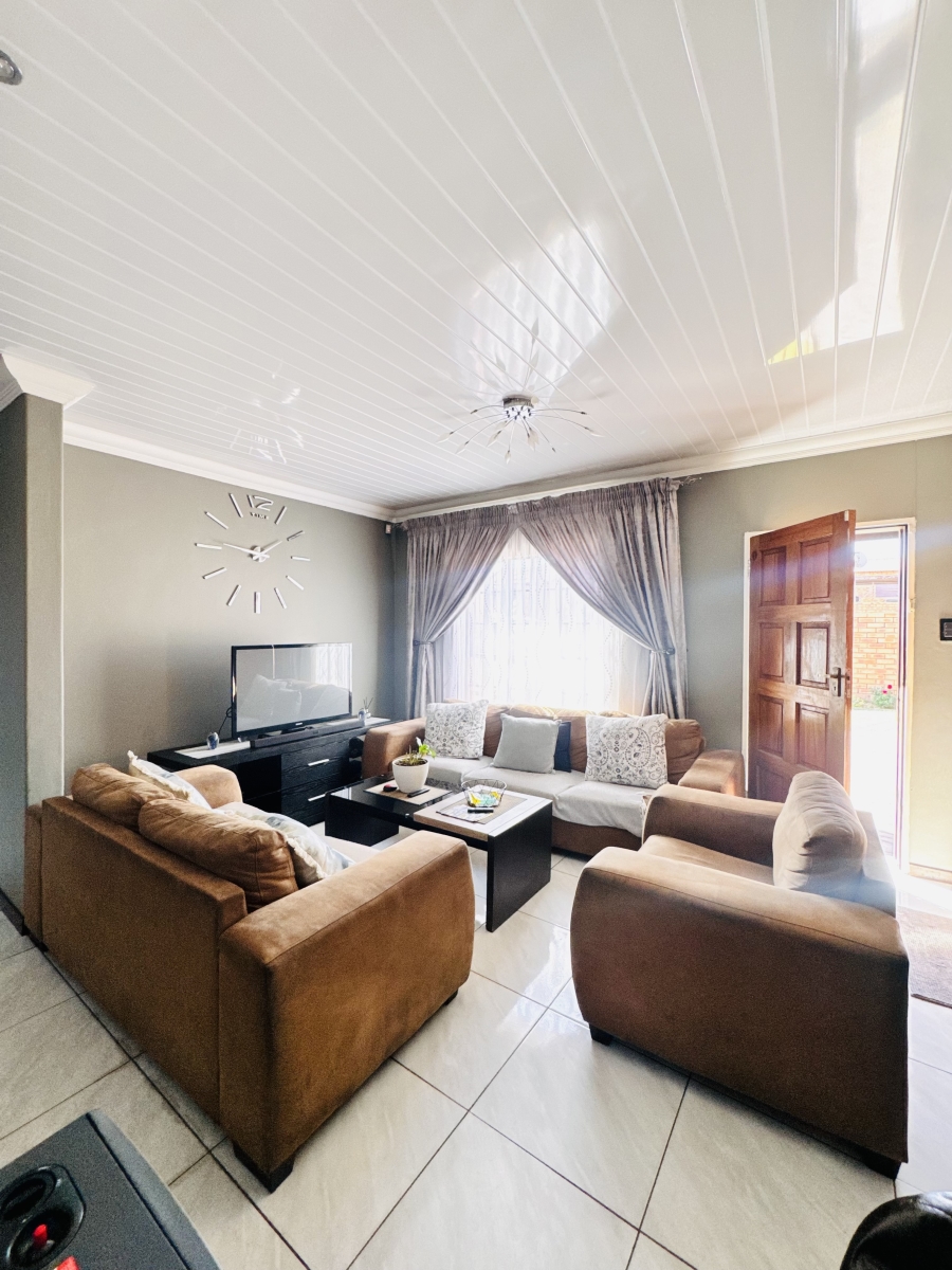 To Let 2 Bedroom Property for Rent in Tasbet Park Mpumalanga