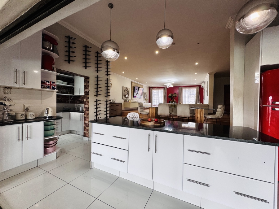 To Let 6 Bedroom Property for Rent in Del Judor Mpumalanga