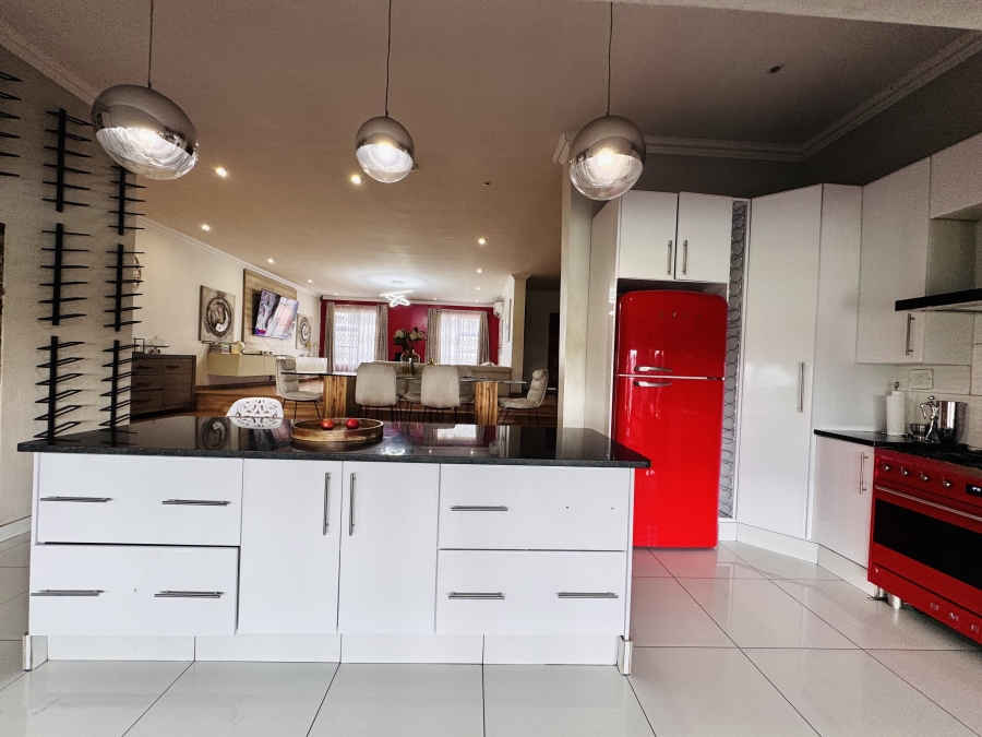 To Let 6 Bedroom Property for Rent in Del Judor Mpumalanga