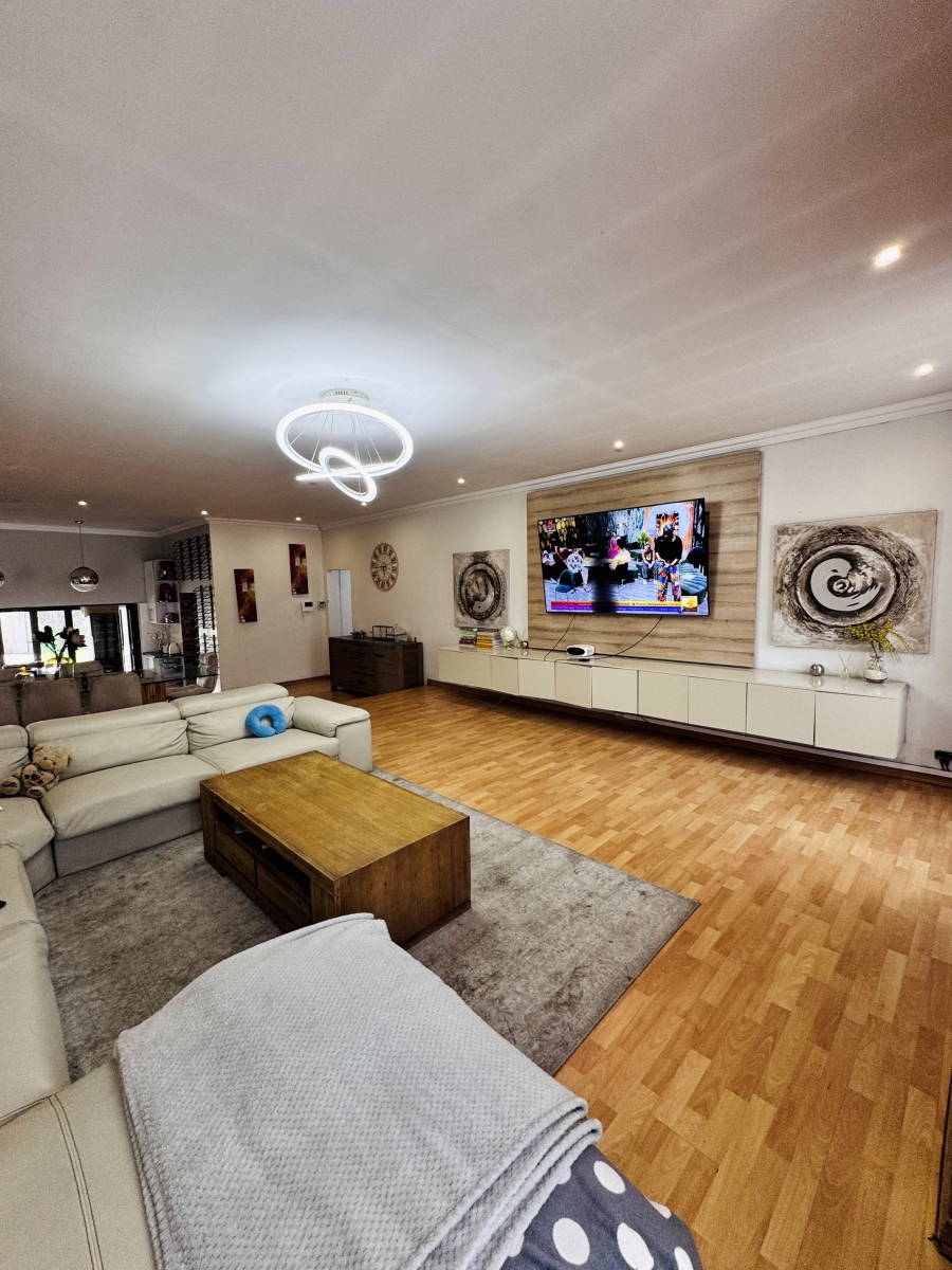 To Let 6 Bedroom Property for Rent in Del Judor Mpumalanga
