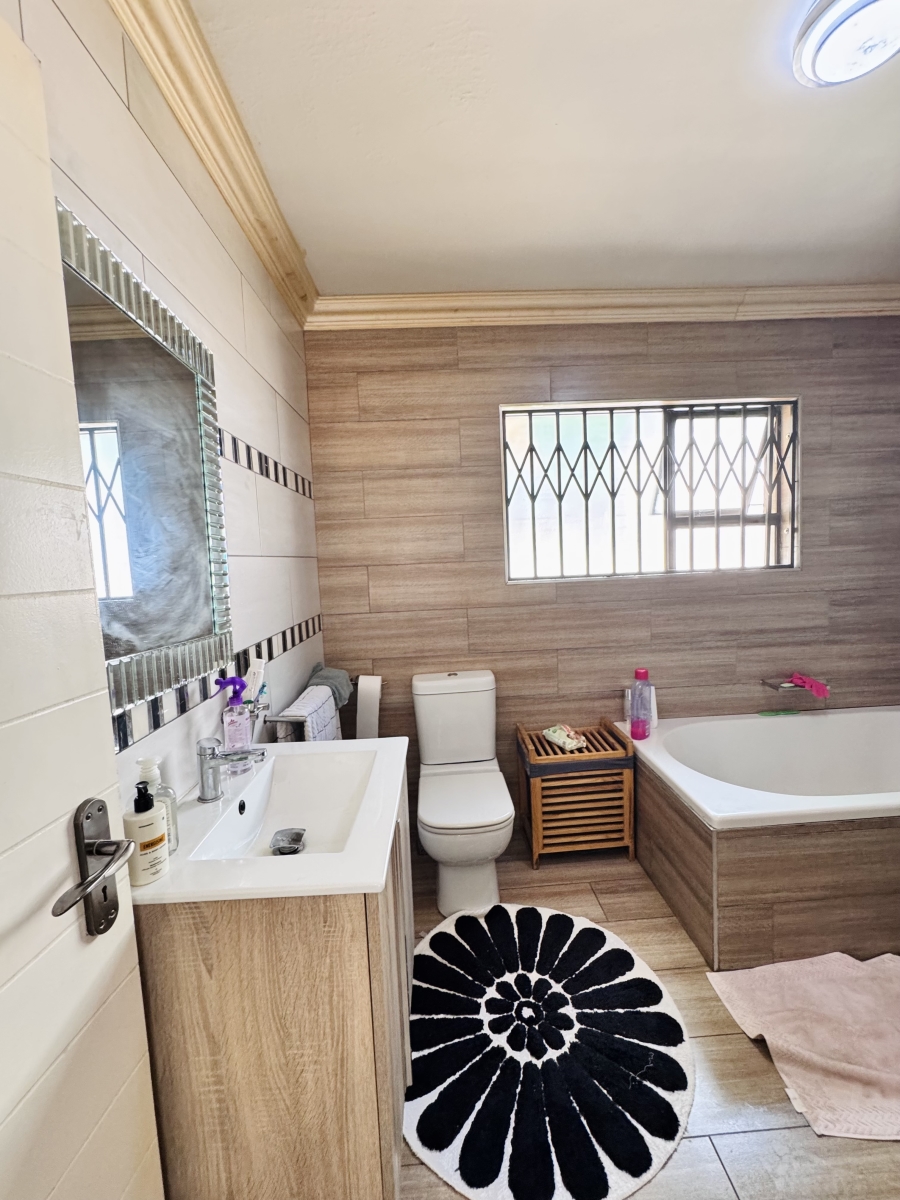 To Let 6 Bedroom Property for Rent in Del Judor Mpumalanga