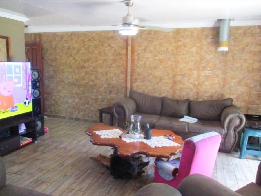 To Let 4 Bedroom Property for Rent in Cosmosrand Mpumalanga