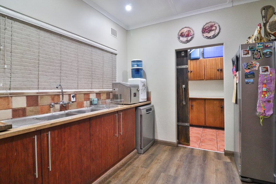 5 Bedroom Property for Sale in West Acres Mpumalanga