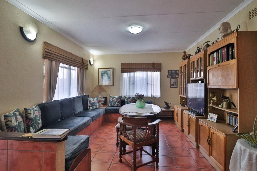 5 Bedroom Property for Sale in West Acres Mpumalanga