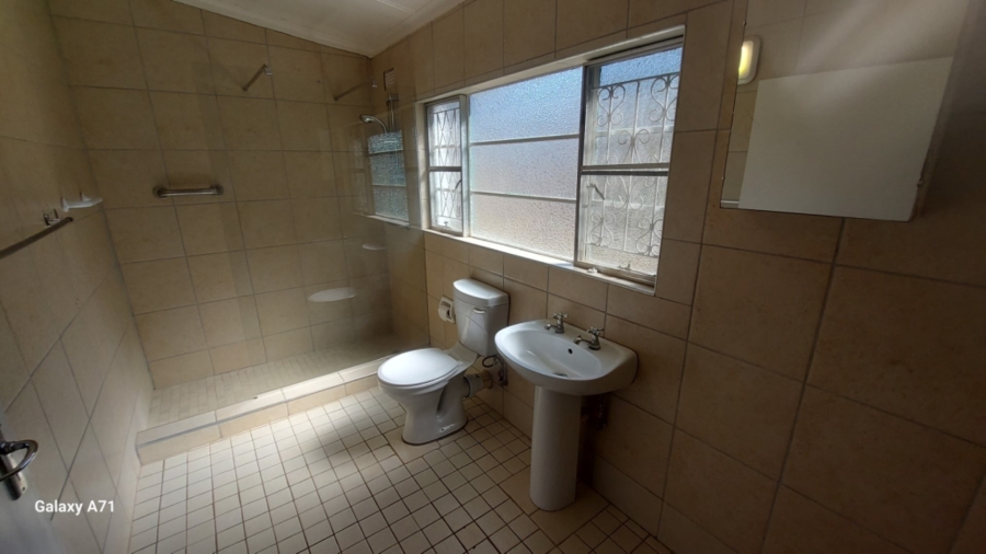 To Let commercial Property for Rent in White River Mpumalanga