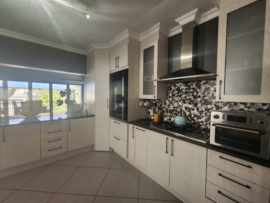 3 Bedroom Property for Sale in Sonheuwel Ext 1 Mpumalanga