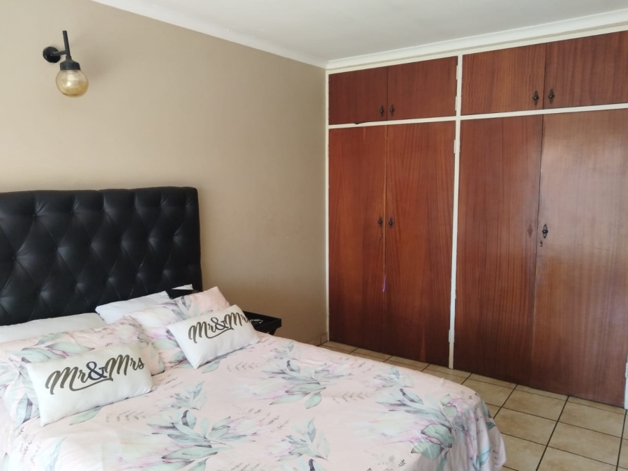 To Let 2 Bedroom Property for Rent in Middelburg Central Mpumalanga
