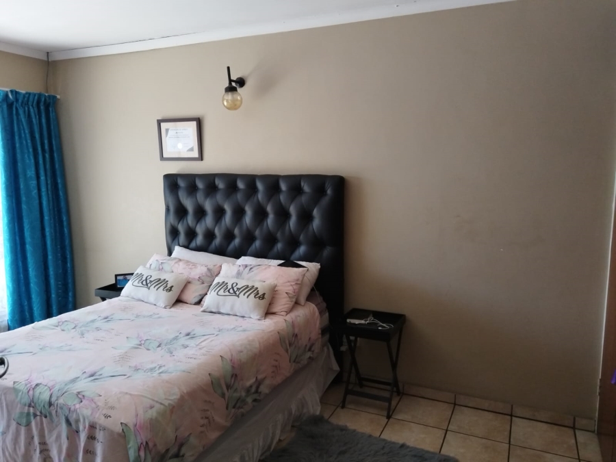 To Let 2 Bedroom Property for Rent in Middelburg Central Mpumalanga