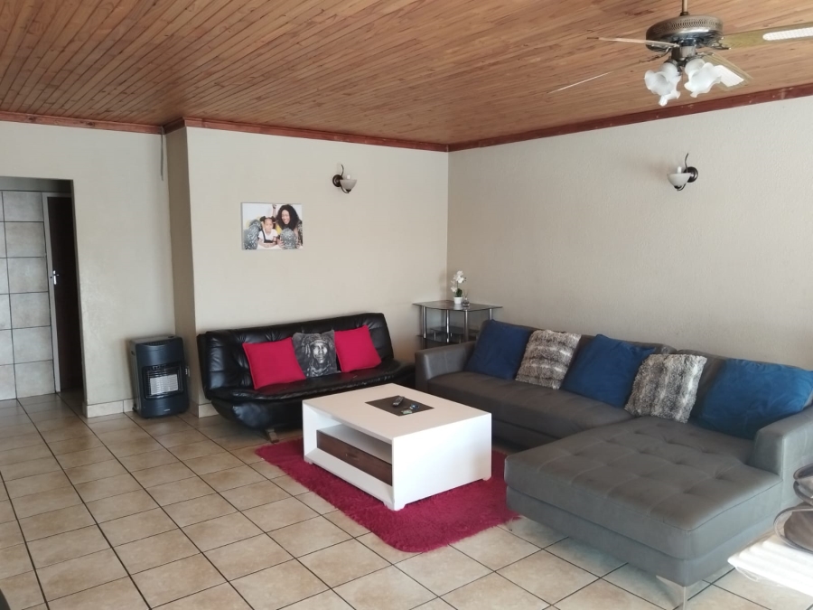 To Let 2 Bedroom Property for Rent in Middelburg Central Mpumalanga