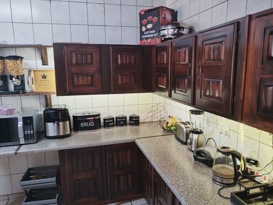 To Let 2 Bedroom Property for Rent in Middelburg Central Mpumalanga