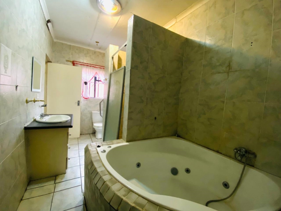 4 Bedroom Property for Sale in West Acres Ext 13 Mpumalanga