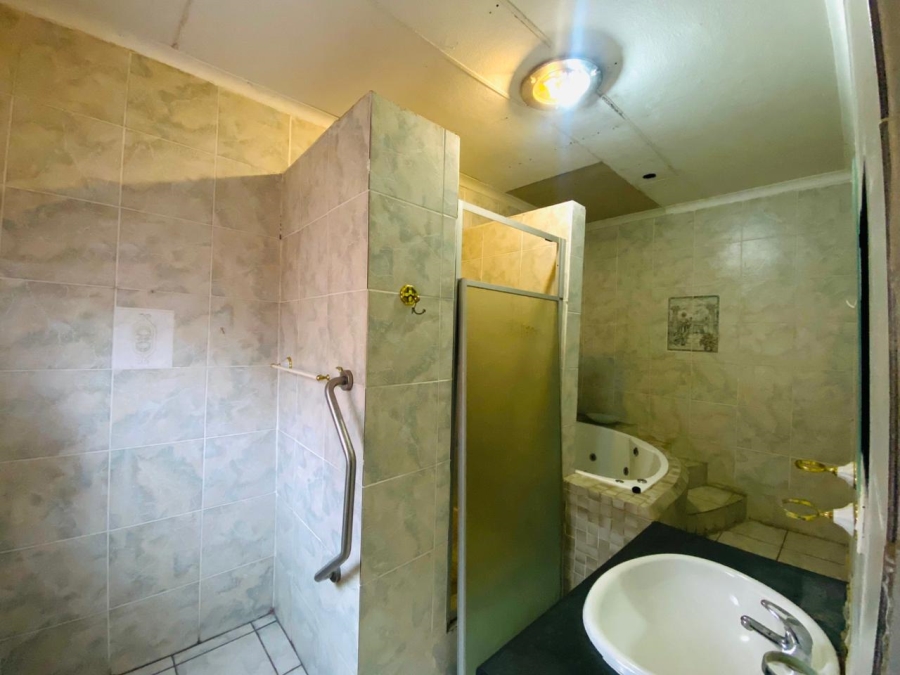 4 Bedroom Property for Sale in West Acres Ext 13 Mpumalanga