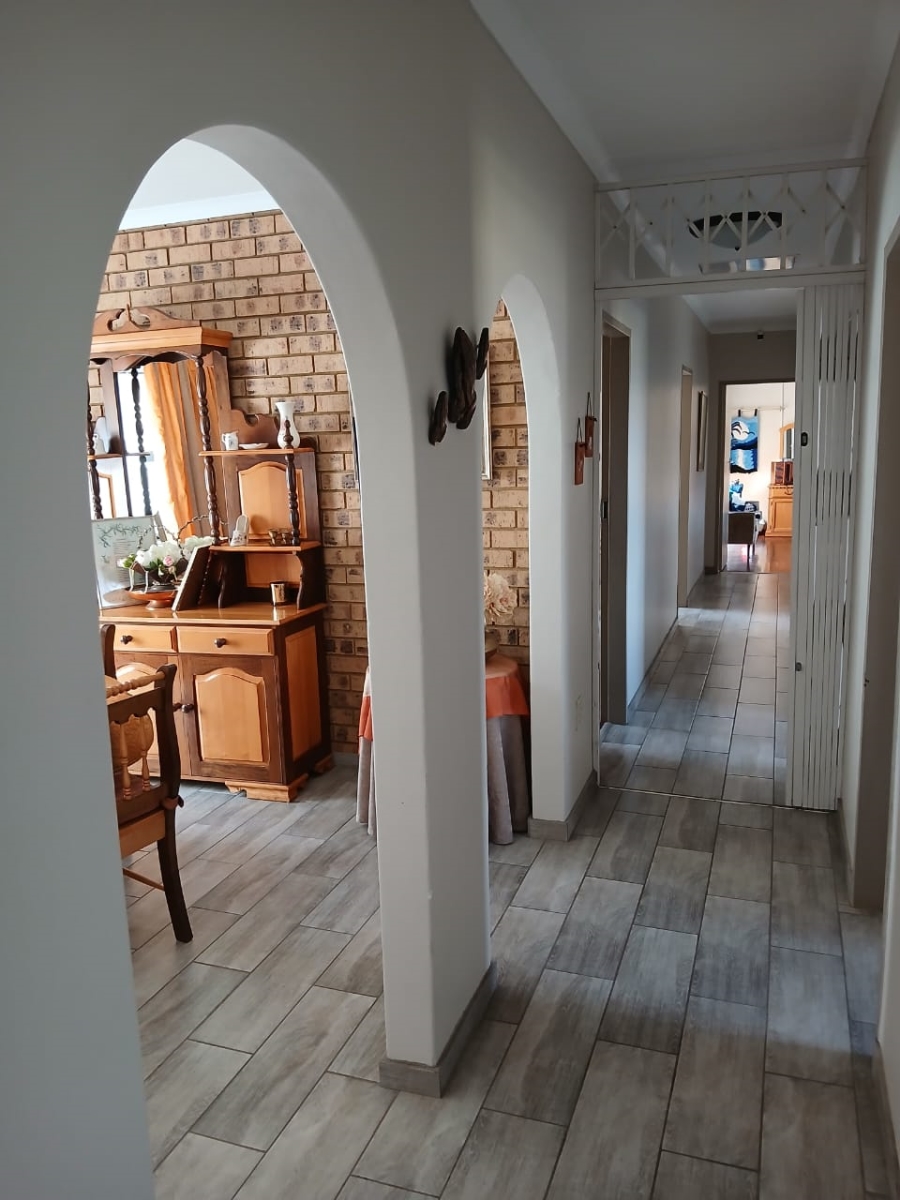5 Bedroom Property for Sale in Kromdraai AH Mpumalanga