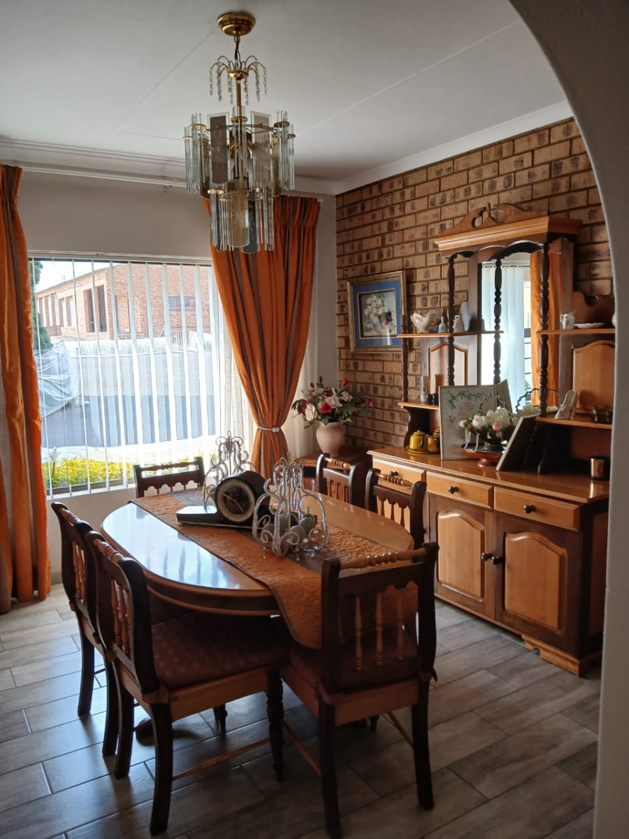 5 Bedroom Property for Sale in Kromdraai AH Mpumalanga