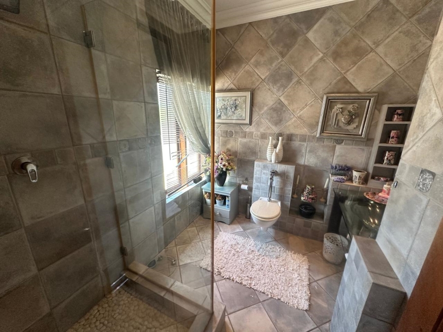 4 Bedroom Property for Sale in Matumi Golf Estate Mpumalanga
