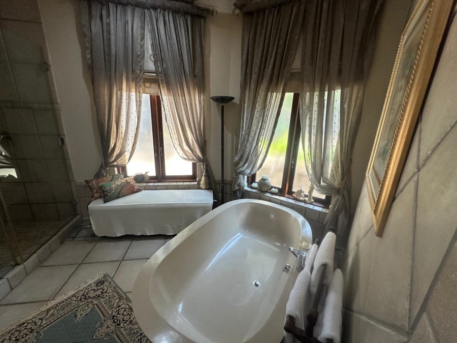 4 Bedroom Property for Sale in Matumi Golf Estate Mpumalanga