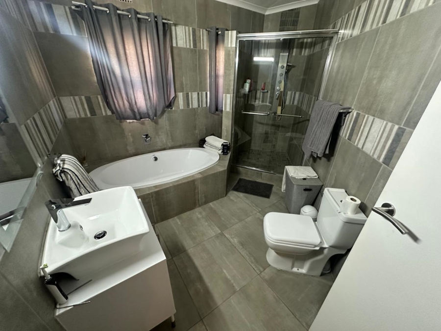 4 Bedroom Property for Sale in West Acres Ext 6 Mpumalanga
