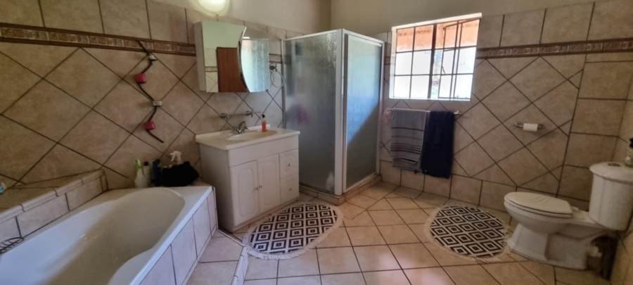 3 Bedroom Property for Sale in White River Estates Mpumalanga