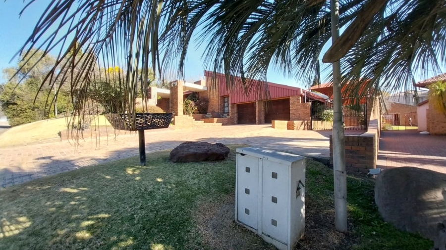 5 Bedroom Property for Sale in Trichardt Mpumalanga