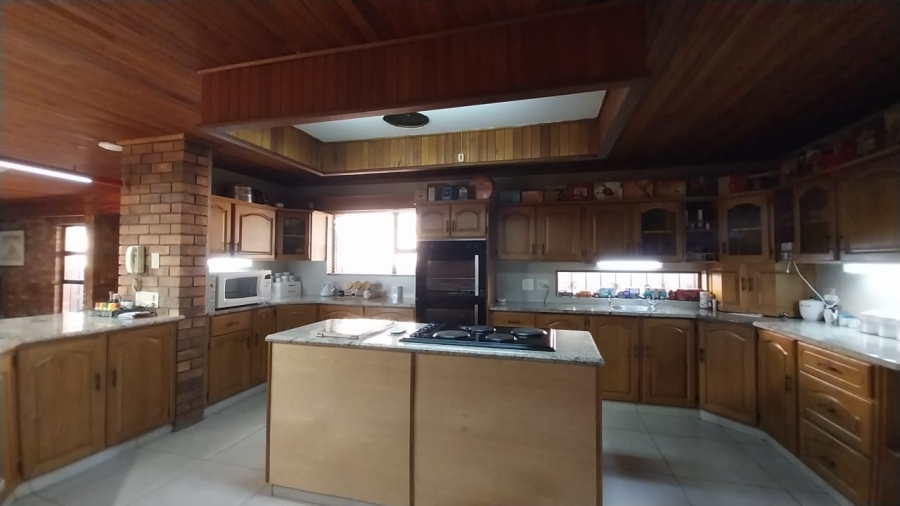 5 Bedroom Property for Sale in Trichardt Mpumalanga