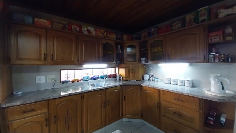 5 Bedroom Property for Sale in Trichardt Mpumalanga