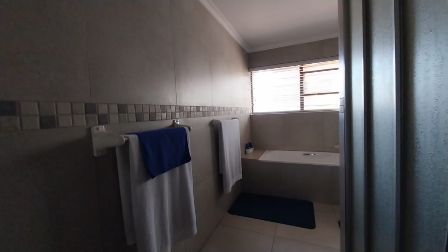 5 Bedroom Property for Sale in Trichardt Mpumalanga