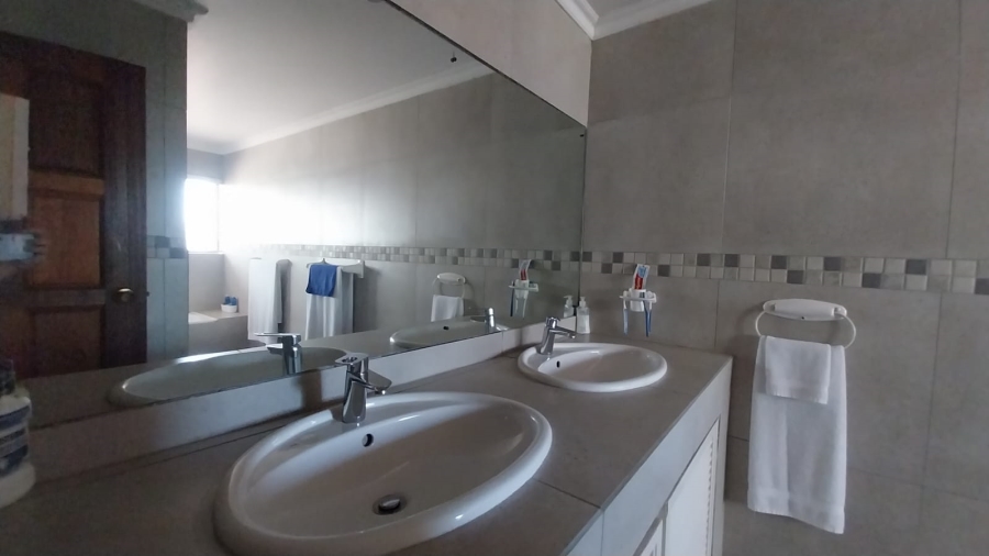 5 Bedroom Property for Sale in Trichardt Mpumalanga