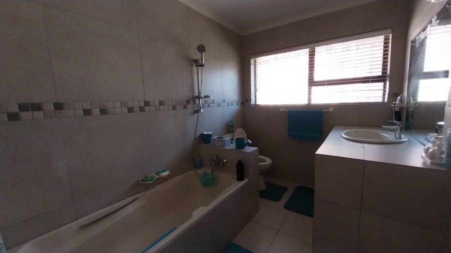 5 Bedroom Property for Sale in Trichardt Mpumalanga