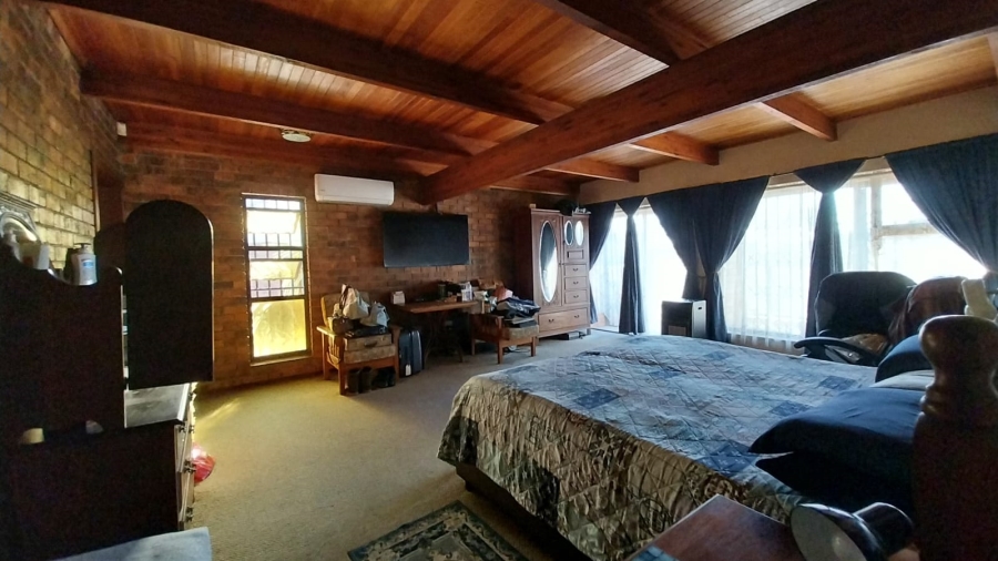 5 Bedroom Property for Sale in Trichardt Mpumalanga