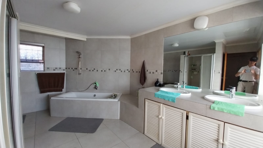 5 Bedroom Property for Sale in Trichardt Mpumalanga