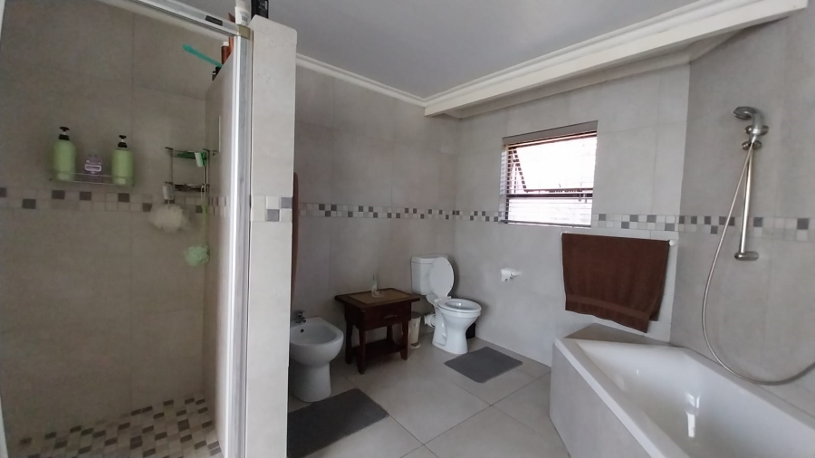 5 Bedroom Property for Sale in Trichardt Mpumalanga