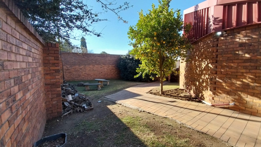 5 Bedroom Property for Sale in Trichardt Mpumalanga