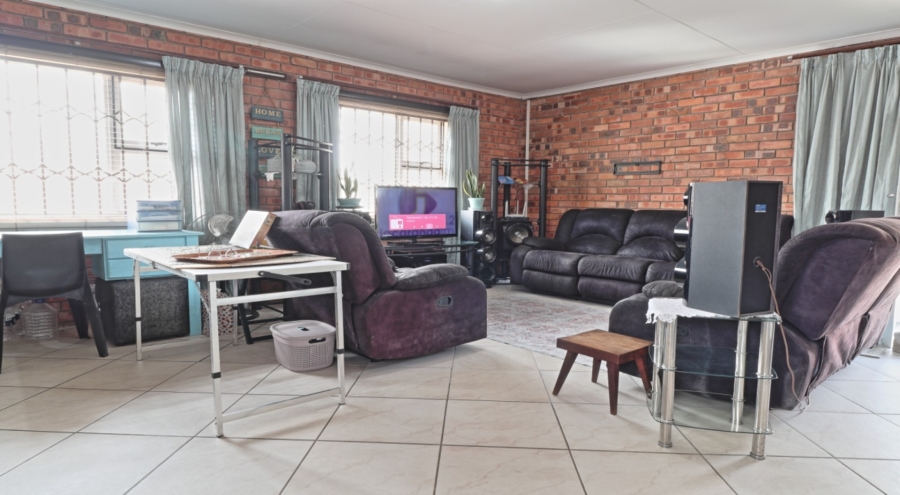 2 Bedroom Property for Sale in Marloth Park Mpumalanga